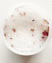 Load image into Gallery viewer, Luxury Bath Salts - 16oz SCENTED: London Vanilla
